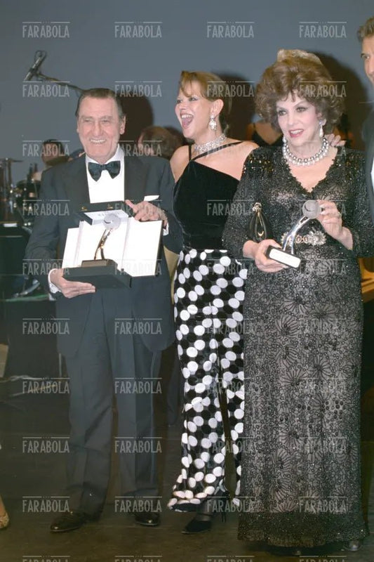 Alberto Sordi, Claudia Cardinale e Gina Lollobrigida, Montecarlo Film Festival, 2001 - Farabola Immagine digitale