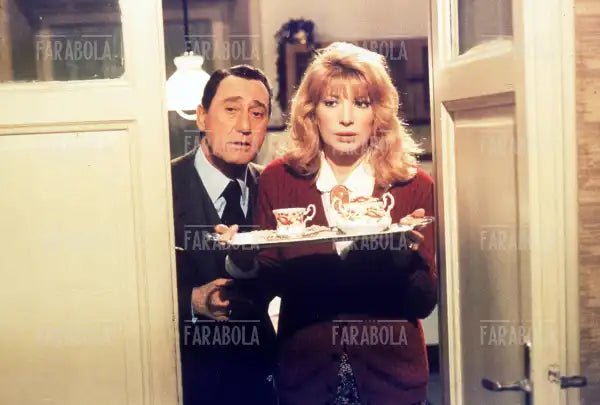 Alberto Sordi e Monica Vitti nel film Io so che tu sai che io so, 1982 - Farabola Immagine digitale