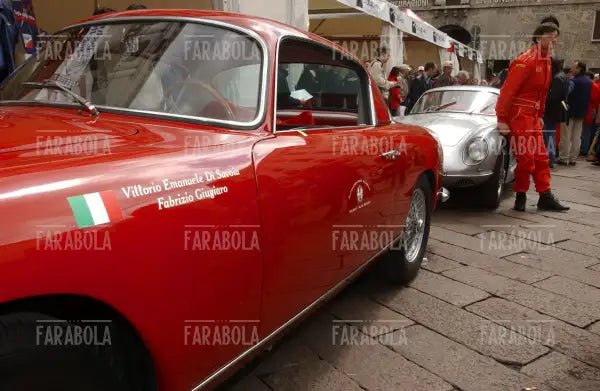Alfa Romeo 1900 SS del 1955 sulla quale gareggia Vittorio Emanuele di Savoia, Mille Miglia, 2004 - Farabola Immagine digitale