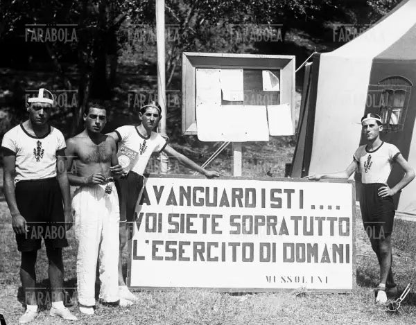 Allievi cadetti al Campo dell'Opera Nazionale Balilla, 1935 - Farabola Immagine digitale