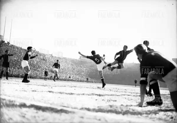Amedeo Amadei e Francesco Rosetta, Inter vs Fiorentina, 1950 - Farabola Immagine digitale