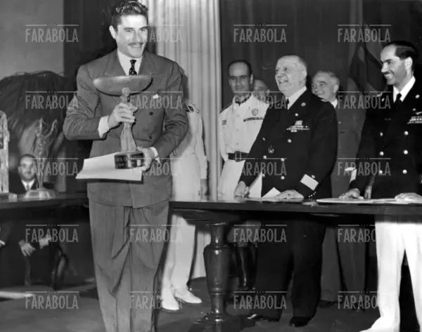 Amedeo Nazzari al Festival di Venezia, 1941 - Farabola Immagine digitale