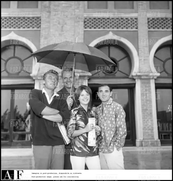 André Cayatte, George Rivière, Cordula Trantow e Charles Aznavour, Festival di Venezia, 1960 - Farabola Immagine digitale