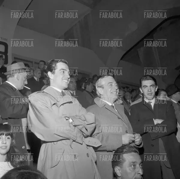 Angelo Moratti con i figli Gianmarco e Massimo, Inter vs Real Madrid, 1966 - Farabola Immagine digitale