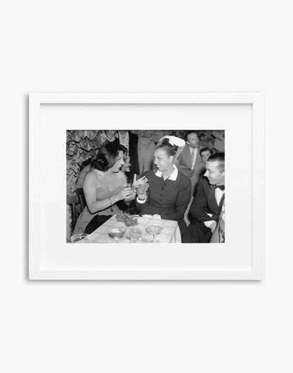 Anna Magnani e Josephine Baker, 1948 — stampa fine art con cornice bianca