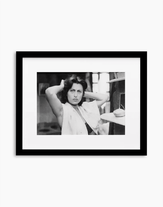 Anna Magnani, Vulcano, 1949 — stampa fine art con cornice nera