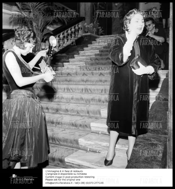 Annamaria Moneta Caglio fotografa Wally Toscanini, 1960 - Farabola Immagine digitale