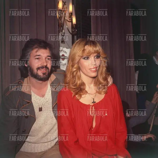 Anthony Monn e Amanda Lear a una conferenza stampa, Milano, 1977 - Farabola Immagine digitale