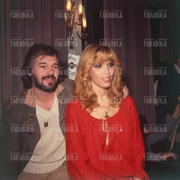 Anthony Monn e Amanda Lear a una conferenza stampa, Milano, 1977 - Farabola Immagine digitale