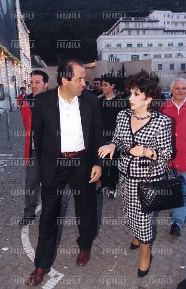 Antonio Di Pietro e Gina Lollobrigida, San Giovanni Rotondo, 1999 - Farabola Immagine digitale