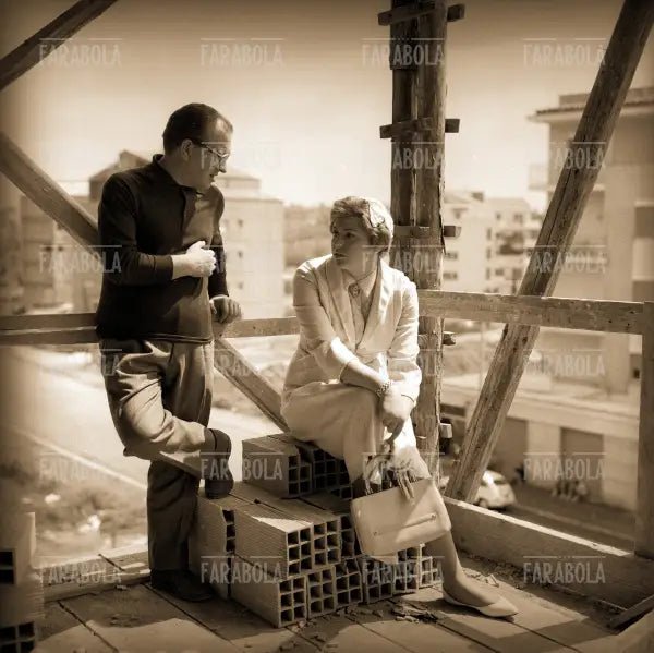Antonio Pietrangeli e Gina Rovere sul set del film Adua e le altre, 1960 - Farabola Immagine digitale