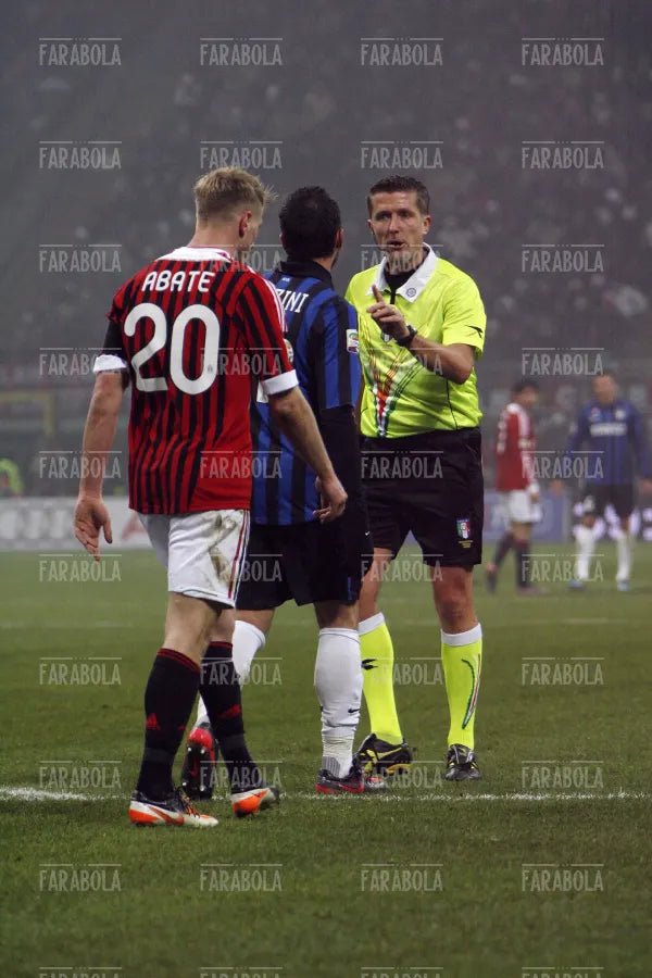 Arbitro Orsato, Milan vs Inter, 2012 - Farabola Immagine digitale