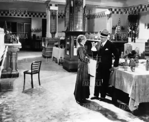 Armando Falconi e Dina Galli in una scena del film Felicita Colombo, 1937 - Farabola Immagine digitale