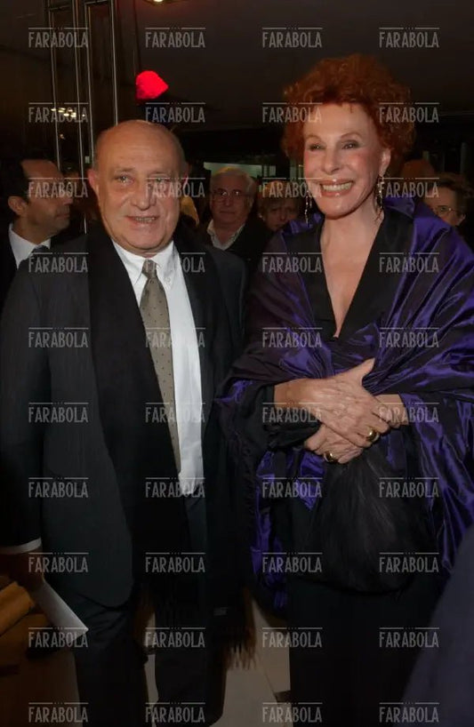 Arnaldo Pomodoro e Ornella Vanoni alla prima della Scala, Milano, 2003 - Farabola Immagine digitale