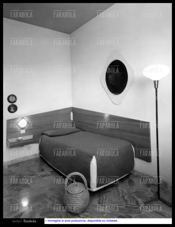 Arredamento allestito dall'architetto Madini, Milano, 1960 - Farabola Immagine digitale