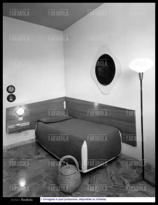 Arredamento allestito dall'architetto Madini, Milano, 1960 - Farabola Immagine digitale