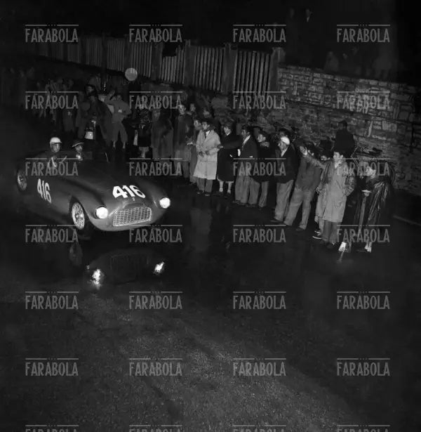 Ascari e Nicolini su Ferrari 340, Mille Miglia, 1951 - Farabola Immagine digitale