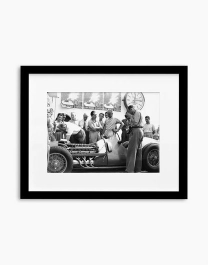 Ascari e Villoresi su Ferrari, Gp d'Europa 1949 — stampa fine art con cornice nera