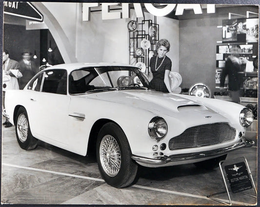 Aston Martin Touring Salone Auto 1958 Ft 35331 - Stampa 21x27 cm - Farabola Stampa ai sali d'argento