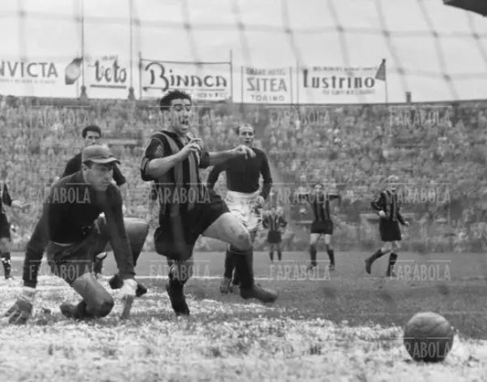 Autogol del Bologna, Inter vs Bologna, 1954 - Farabola Immagine digitale