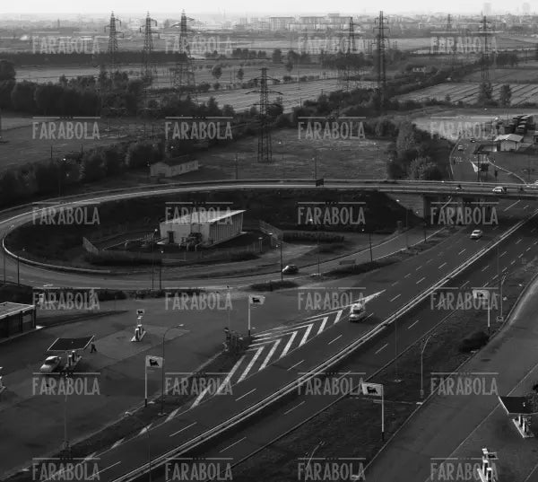 Autostrada del Sole, Imbocco Metanapoli e via Emilia, 1964 - Farabola Immagine digitale