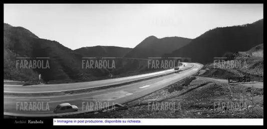 Autostrada del Sole, tratto Bologna - Firenze, 1961 - Farabola Immagine digitale