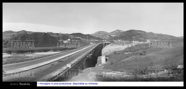 Autostrada del Sole, tratto Bologna - Firenze, 1961 - Farabola Immagine digitale