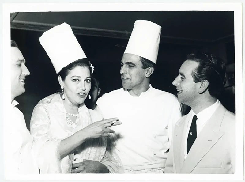 Ava Gardner al ristorante Goumet 1966 Ft 37274 - Stampa 24x18 cm - Farabola Stampa ai sali d'argento