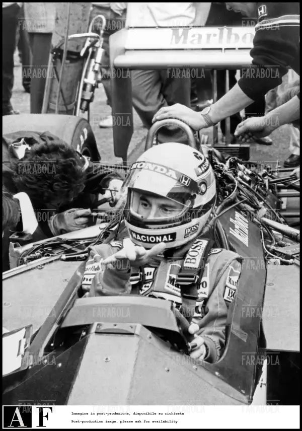Ayrton Senna sulla sua McLaren, 1988 - Farabola Immagine digitale