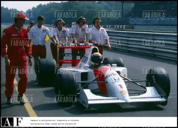 Ayrton Senna sulla sua McLaren, 1989 - Farabola Immagine digitale