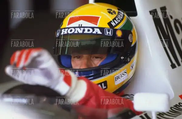 Ayrton Senna sulla sua McLaren, anni 90 - Farabola Immagine digitale