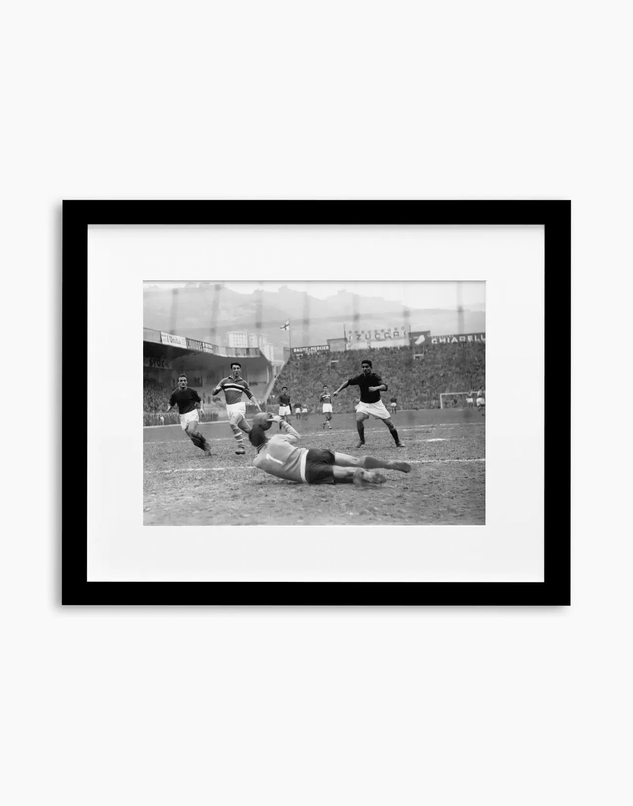 Azione di Firmani, Sampdoria-Roma 1956 - Farabola WhiteWall App Product