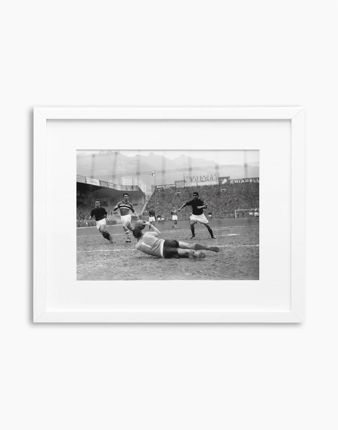 Azione di Firmani, Sampdoria-Roma 1956 - Farabola WhiteWall App Product