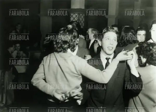 Balera il Merlo a Milano, 1946 - Farabola Immagine digitale