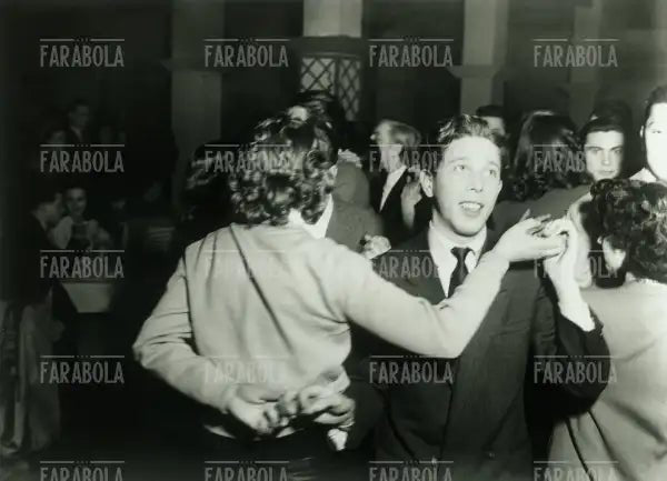 Balera il Merlo a Milano, 1946 - Farabola Immagine digitale