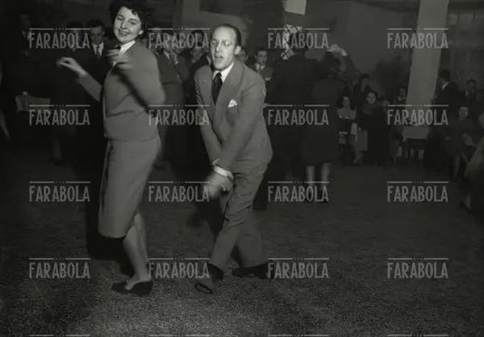 Balera il Merlo a Milano, 1946 - Farabola Immagine digitale