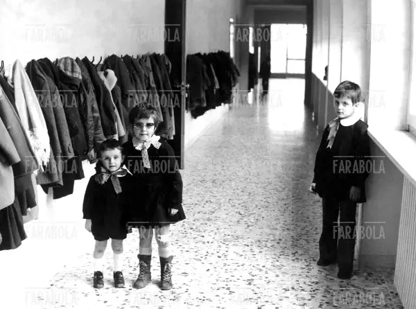 Bambini a scuola, Milano, anni 50 - Farabola Immagine digitale