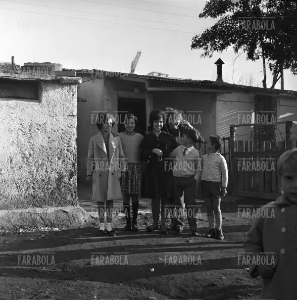 Bambini nelle borgate romane, 1960 - Farabola Immagine digitale
