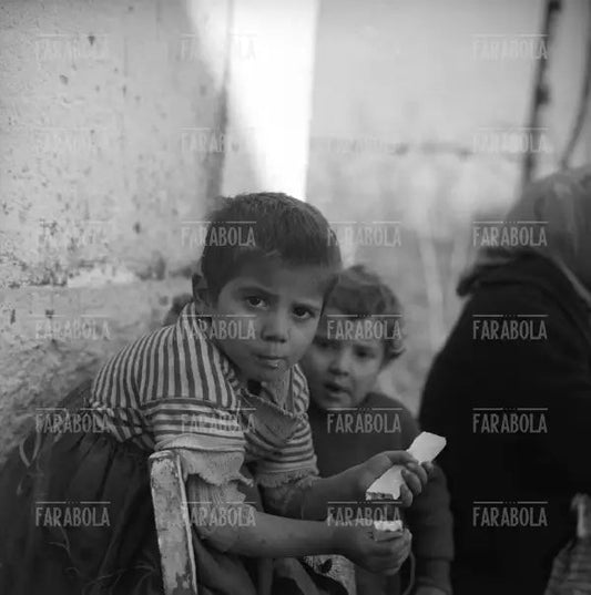 Bambini nelle borgate romane, 1960 - Farabola Immagine digitale