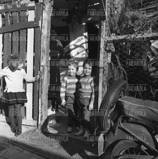 Bambini nelle borgate romane, 1960 - Farabola Immagine digitale