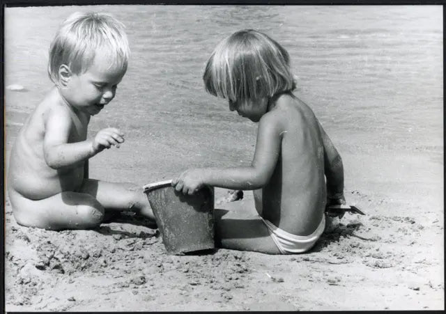 Bambini sulla spiaggia 1990 Ft 35887 - Stampa 21x15 cm - Farabola Stampa ai sali d'argento