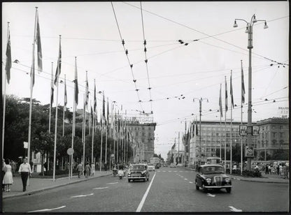 Bandiere alla Stazione Termini 1960 Ft 4007 - Stampa 24x18 cm - Farabola Stampa ai sali d'argento