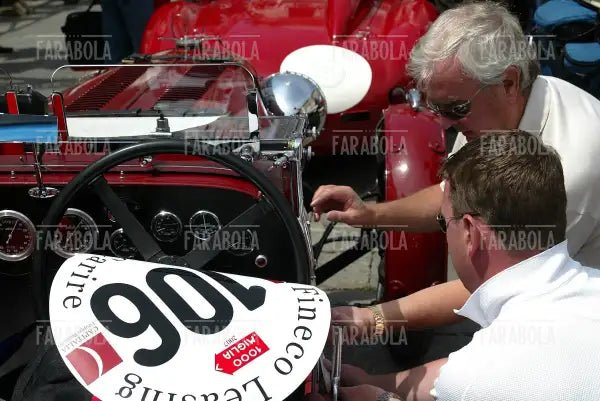 Beardshaw e Beardshaw su Aston Martin Ulster del 1934, Mille Miglia, 2007 - Farabola Immagine digitale
