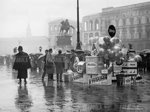 Befana del Vigile all'Automobile Club, 1955 - Farabola Immagine digitale