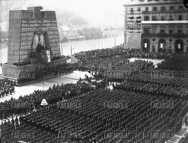 Benito Mussolini a Vittorio Veneto, 1939 - Farabola Immagine digitale
