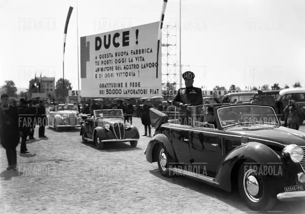 Benito Mussolini alla Fiat di Torino, 1939 - Farabola Immagine digitale