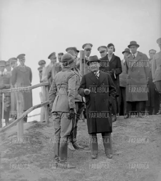 Benito Mussolini e la principessa Maria José del Belgio, Roma, 1935 - Farabola Immagine digitale