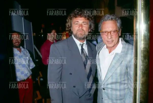 Beppe Grillo ed Enzo Jannacci, Milano, 1992 - Farabola Immagine digitale