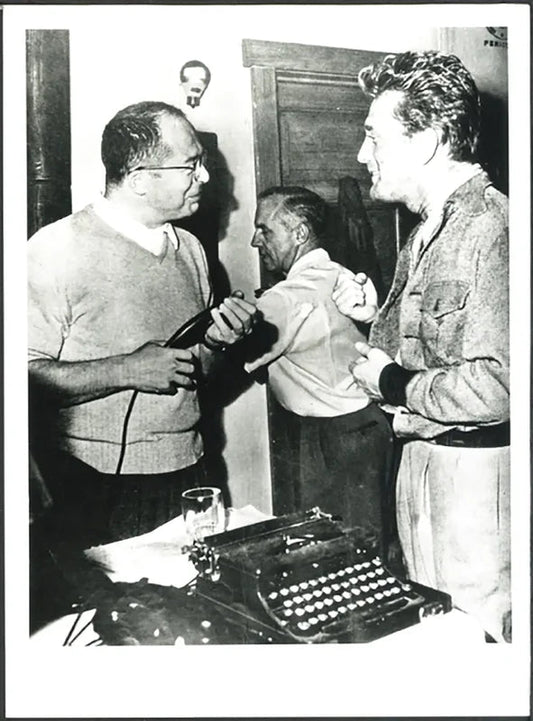 Billy Wilder e Kirk Douglas 1952 Ft 37378 - Stampa 24x18 cm - Farabola Stampa ai sali d'argento (anni 90)