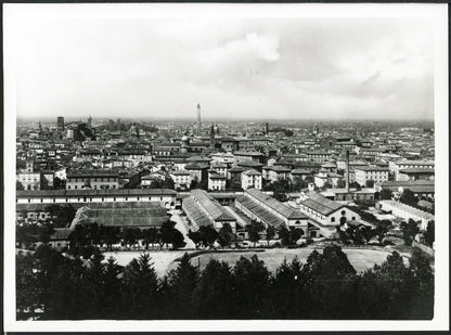 Bologna Caserme anni 40 Ft 36263 - Stampa 24x18 cm - Farabola Stampa ai sali d'argento (anni 90)